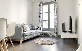 Nice apartment beautiful decoration Close to Trams&station #G7